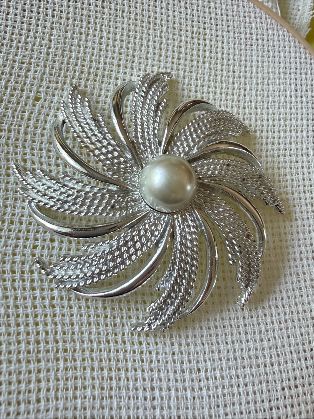 VTG Sarah Coventry Silvery Sunburst Pinwheel Brooch Pearl Silver 1962 Bridgerton